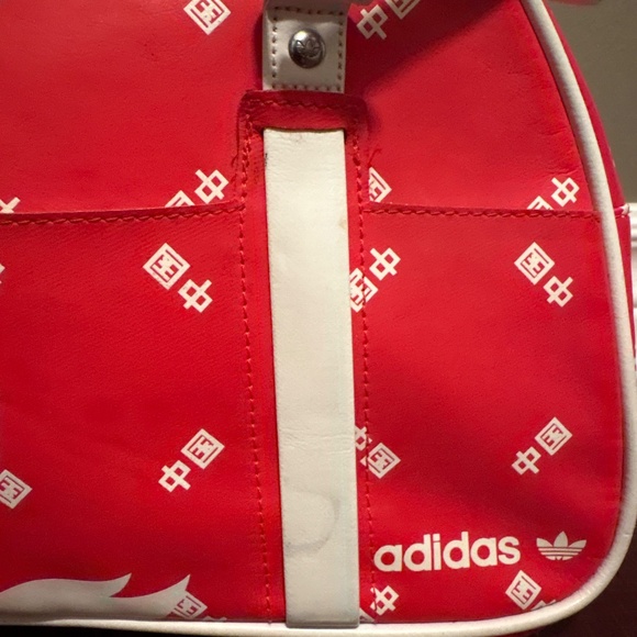 Adidas red bag with zipper & straps inside pocket - Picture 2 of 9